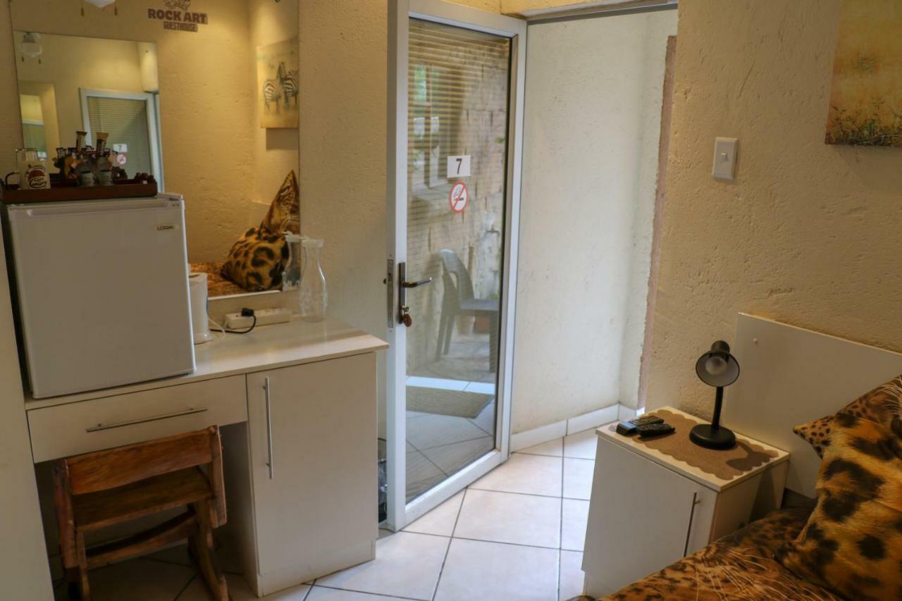 Rock Art Guesthouse Witbank Buitenkant foto